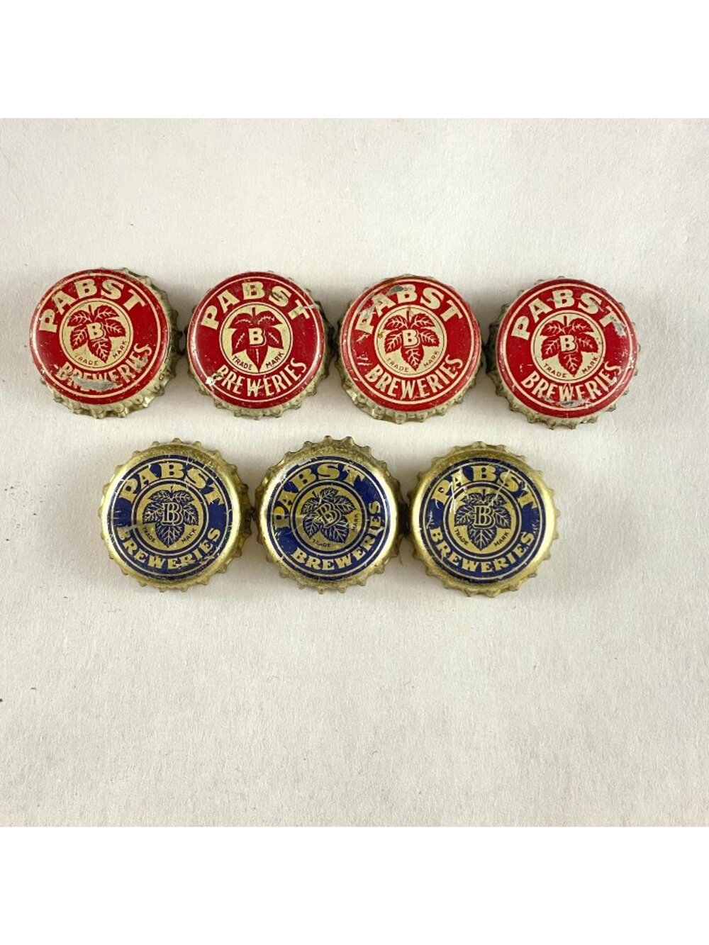 Vintage Pabst Breweries Cork Lined Bottle Caps Red & Blue Lot Of 7